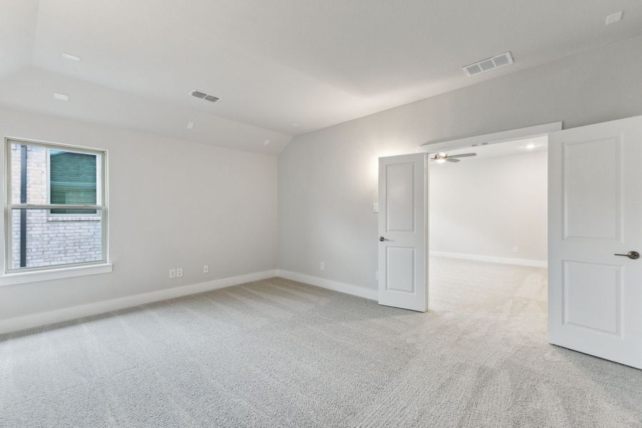 Spacious, unfurnished interior of a new home in Painted Tree Lakeside, McKinney (Image 35).