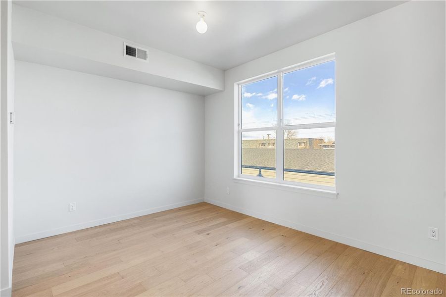 Spacious, unfurnished interior of a new home in , Denver (Image 34).