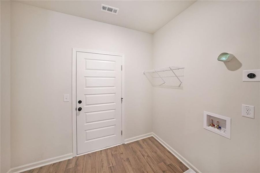 Spacious, unfurnished interior of a new home in , Dahlonega (Image 17).
