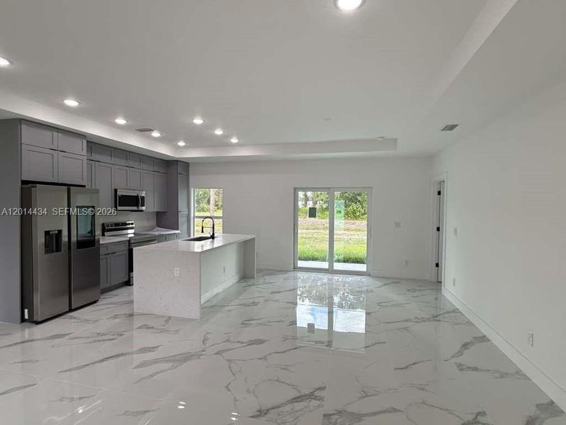 Spacious, unfurnished interior of a new home in , Lehigh Acres (Image 17).