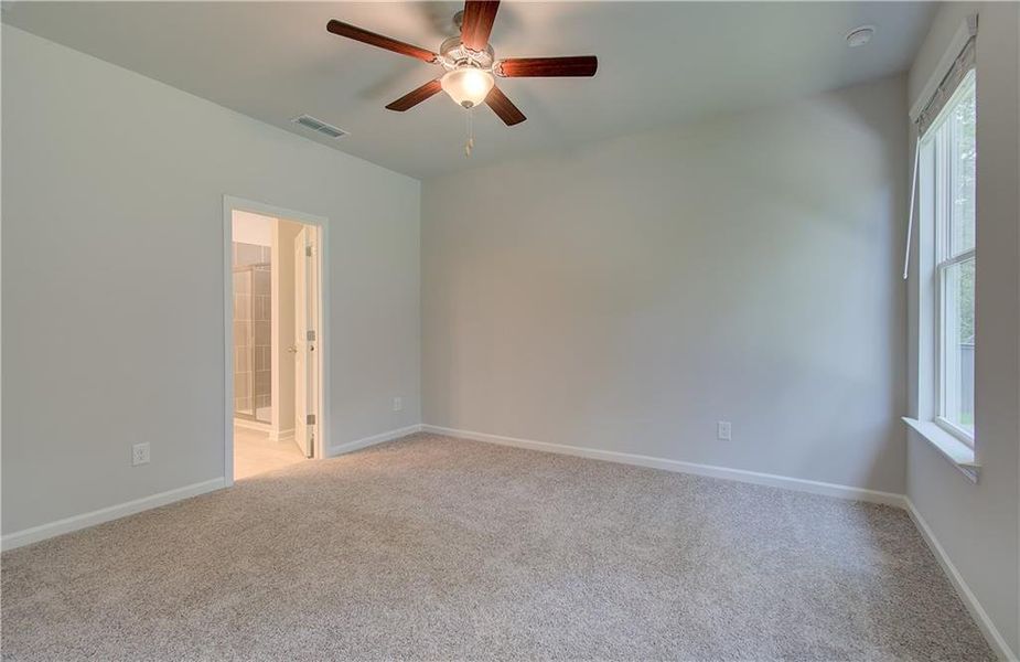 Spacious, unfurnished interior of a new home in Enclave at Evergreen, Fairburn (Image 19).