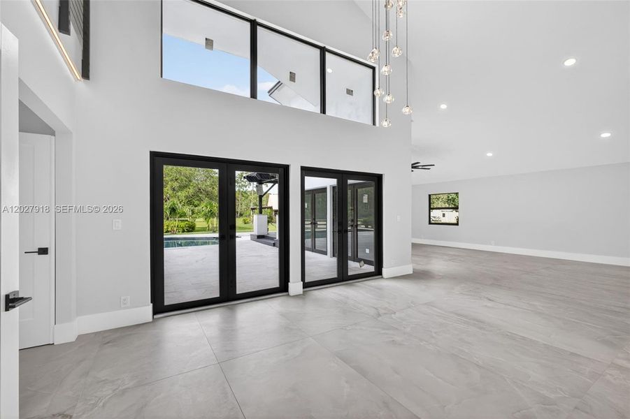 Spacious, unfurnished interior of a new home in , Palm Beach Gardens (Image 65).