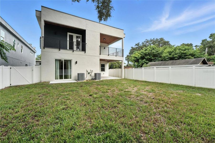 Front exterior of a new home in , Orlando, FL, highlighting curb appeal (Image 1). Front exterior of a new home in , Orlando, FL, highlighting curb appeal (Image 1).