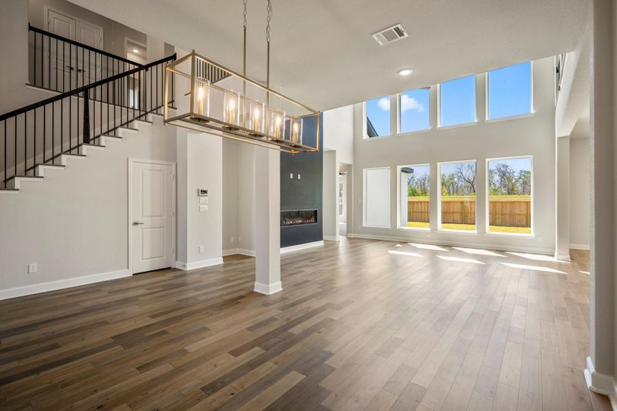 Spacious, unfurnished interior of a new home in Sienna 70' Lots, Missouri City (Image 50). Spacious, unfurnished interior of a new home in Sienna 70' Lots, Missouri City (Image 50).