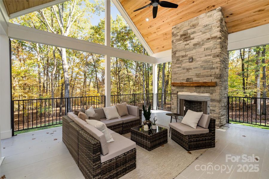 Exterior details and patio area of a home in , Charlotte (Image 4).
