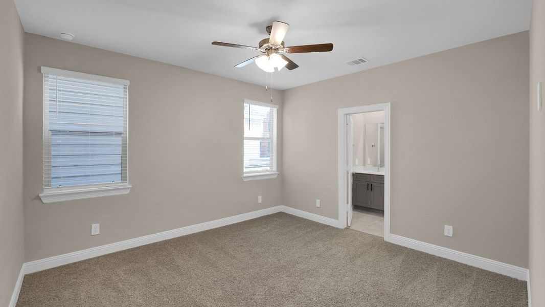 Spacious, unfurnished interior of a new home in Mustang Square, Plano (Image 14).