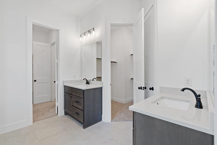 Furnished interior view inside a new home in Attwater, Waller (Image 10).