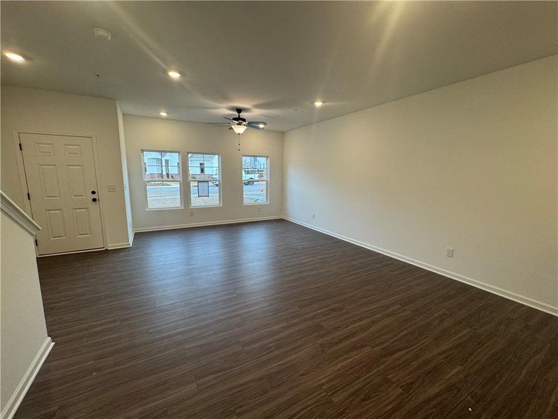 Spacious, unfurnished interior of a new home in Laurelwood, Douglasville (Image 20).