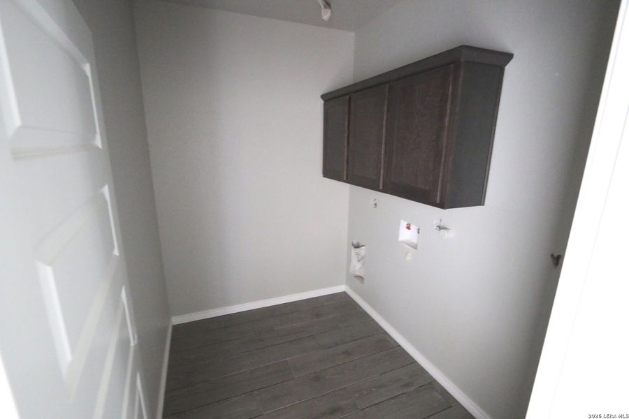 Spacious, unfurnished interior of a new home in , La Vernia (Image 5). Spacious, unfurnished interior of a new home in , La Vernia (Image 5).