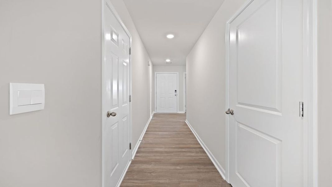 Spacious, unfurnished interior of a new home in Cloverdale Hills, Piedmont (Image 15).