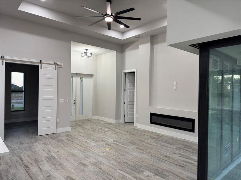 Spacious, unfurnished interior of a new home in , Cape Coral (Image 4).
