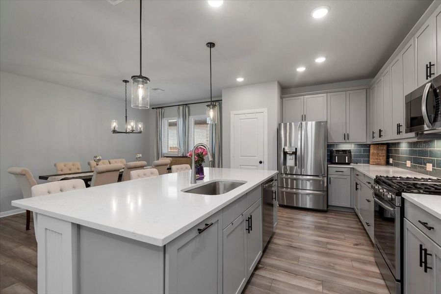 Furnished interior view inside a new home in The Grand Prairie 40’, Hockley (Image 10).