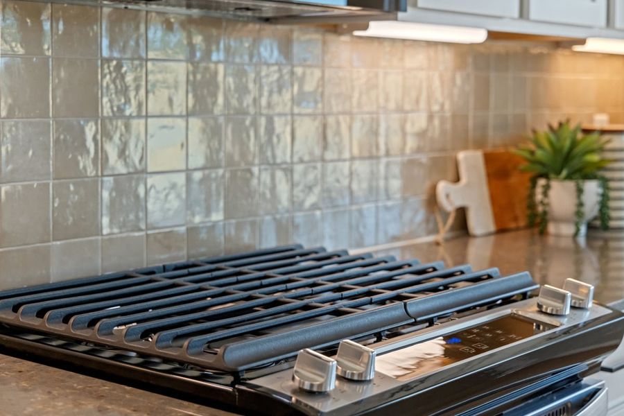 Representative interior finishes for a home built from the 2444 Modeled by KB Home in Madera Preserve, New Caney (Image 16).