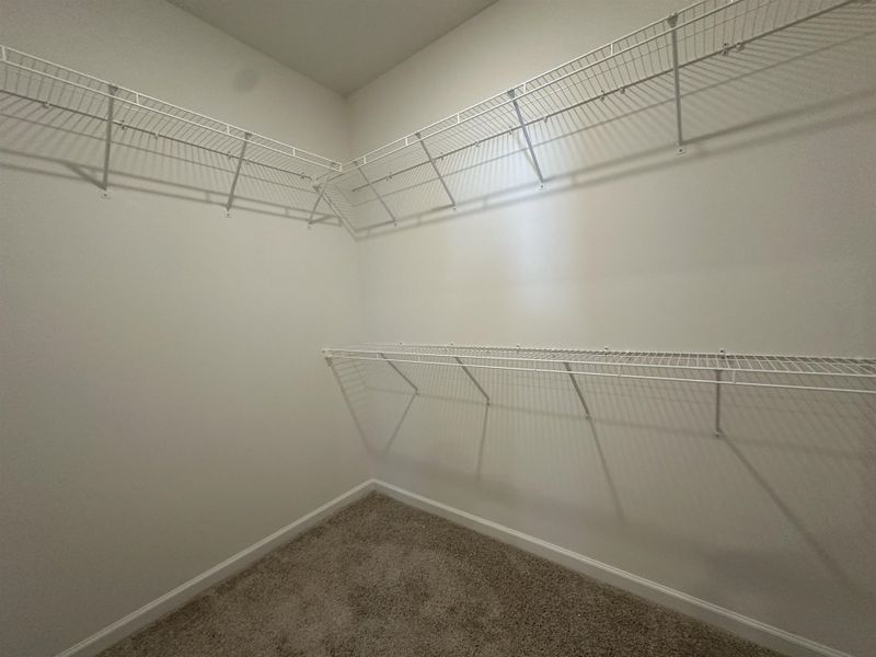 Spacious, unfurnished interior of a new home in Oak Hollow, Longs (Image 17).