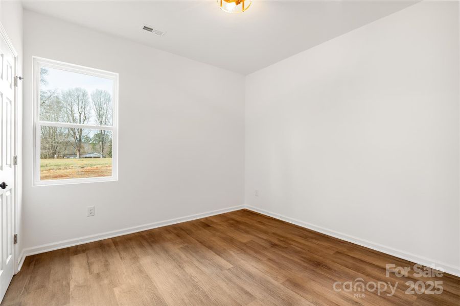 Spacious, unfurnished interior of a new home in , Shelby (Image 27).