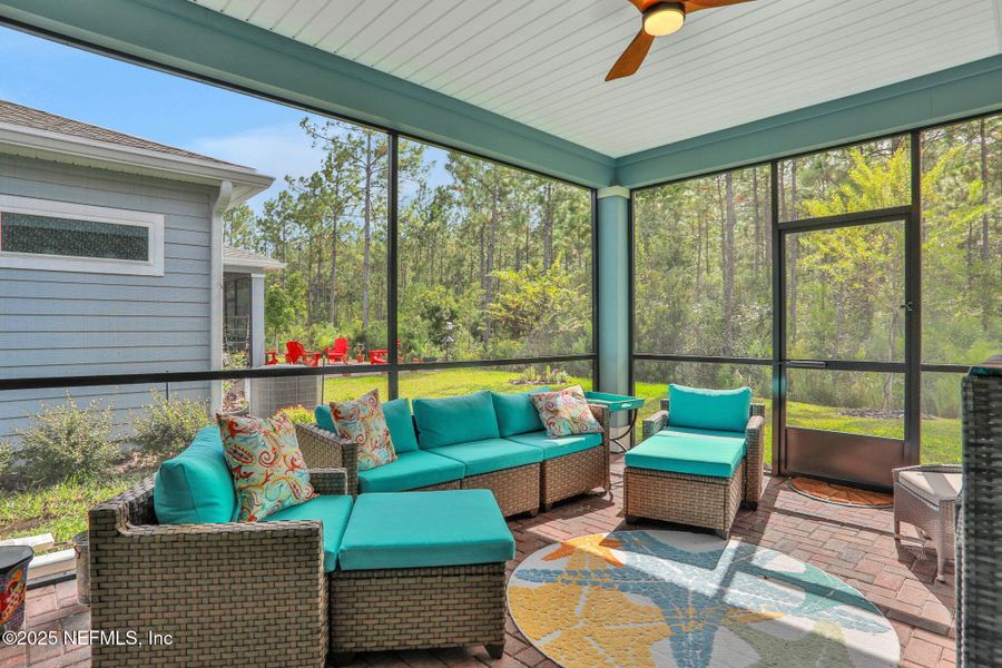 Exterior details and patio area of a home in , Yulee (Image 20).