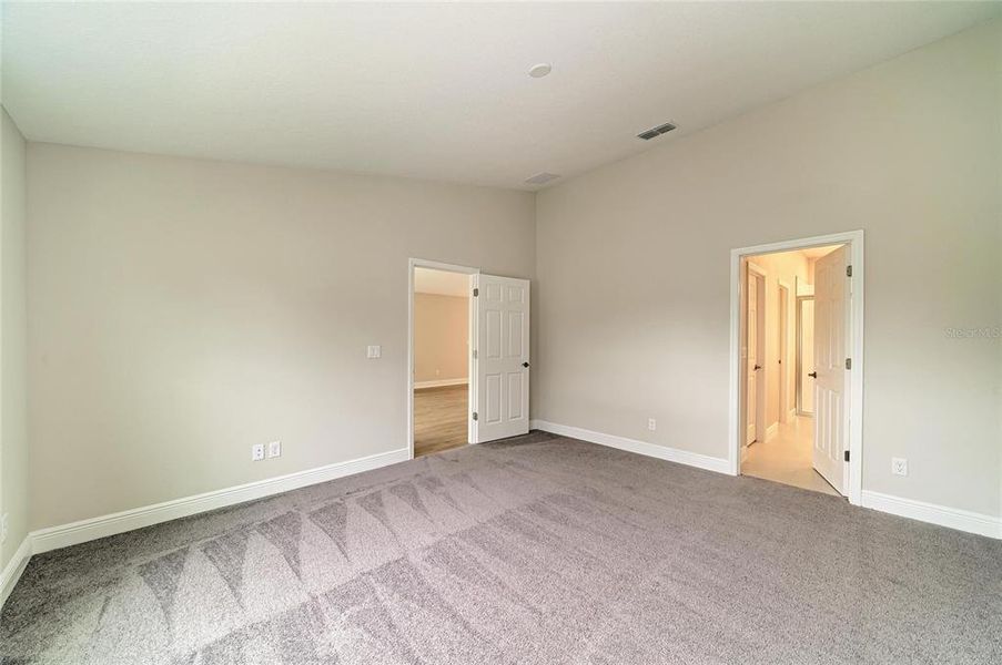 Spacious, unfurnished interior of a new home in Crosswind Point, Parrish (Image 16).