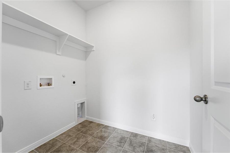 Spacious, unfurnished interior of a new home in Saddlebrook Estates, Waxahachie (Image 15).