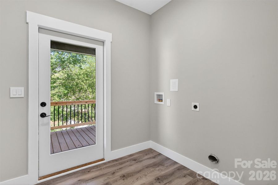 Spacious, unfurnished interior of a new home in , Asheville (Image 40).