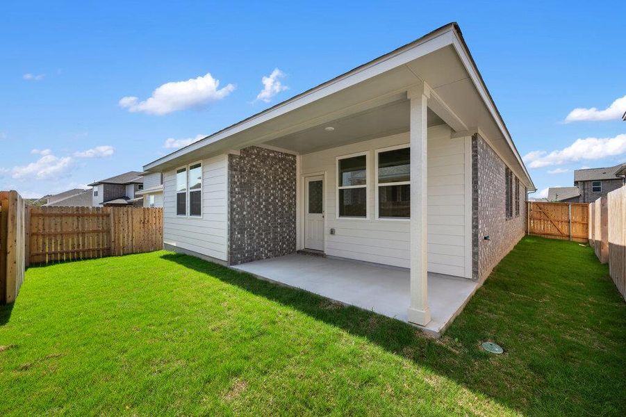 Exterior details and patio area of a home in La Cima, San Marcos (Image 19).