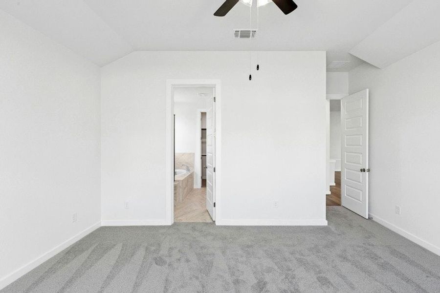 Spacious, unfurnished interior of a new home in University Heights, Round Rock (Image 12). Spacious, unfurnished interior of a new home in University Heights, Round Rock (Image 12).