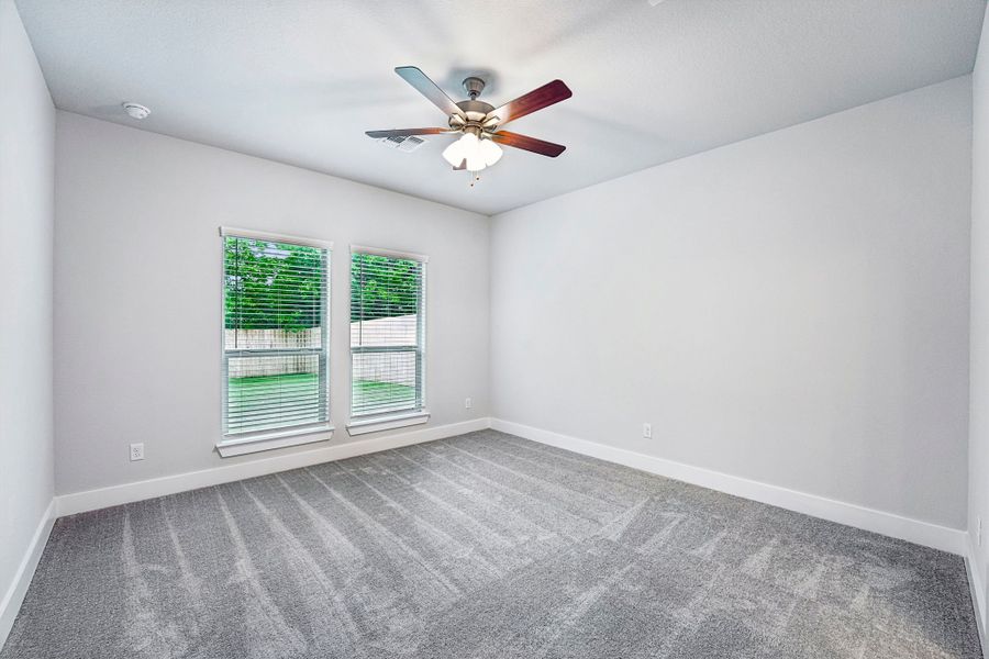 Spacious, unfurnished interior of a new home in Three Creeks, Belton (Image 14).