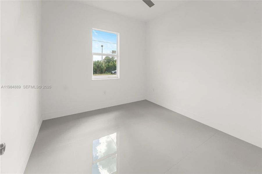 Spacious, unfurnished interior of a new home in , Lehigh Acres (Image 43).