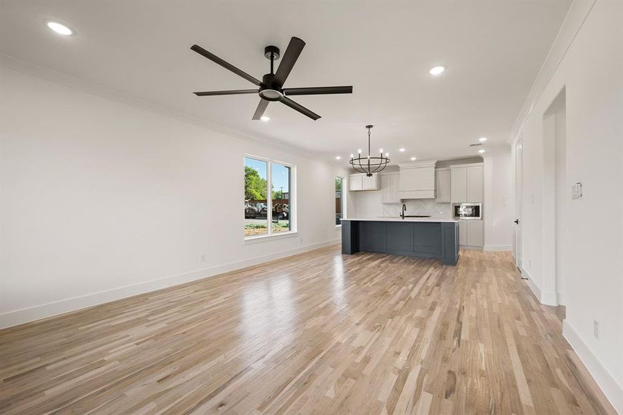 Spacious, unfurnished interior of a new home in The Resort on Eagle Mt. Lake, Fort Worth (Image 11). Spacious, unfurnished interior of a new home in The Resort on Eagle Mt. Lake, Fort Worth (Image 11).