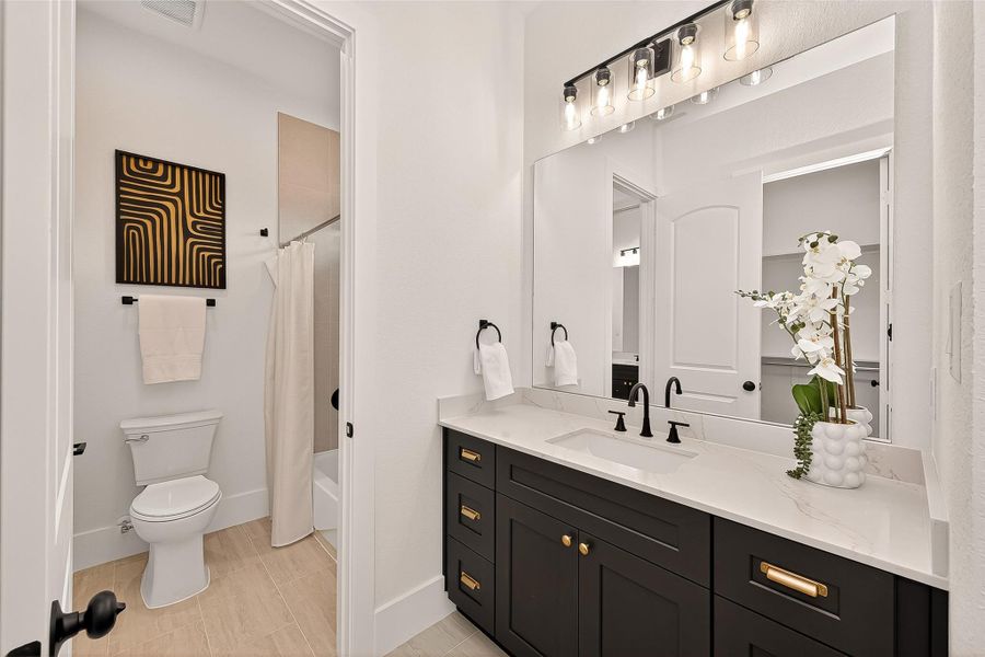 Furnished interior view inside a new home in , Tomball (Image 32).