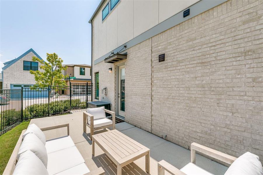 View of patio / terrace featuring outdoor lounge area