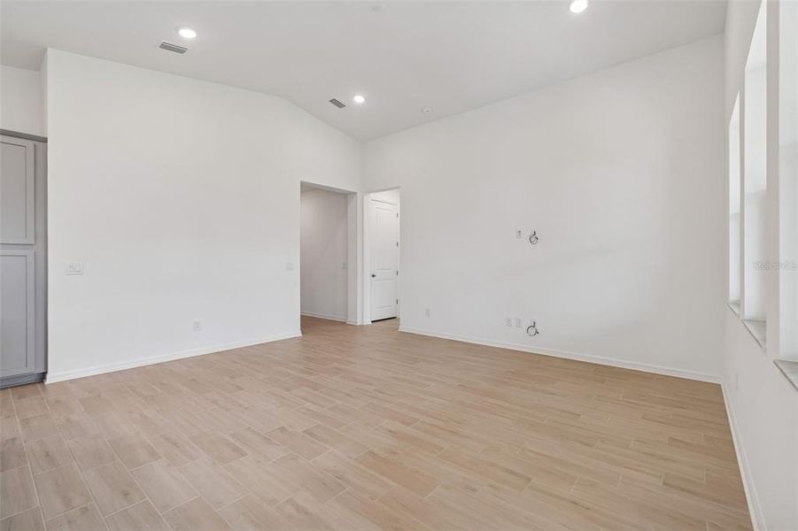 Spacious, unfurnished interior of a new home in Isles at Bayview, Parrish (Image 72). Spacious, unfurnished interior of a new home in Isles at Bayview, Parrish (Image 72).