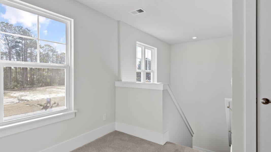 Spacious, unfurnished interior of a new home in Rolling Hills, Bolivia (Image 22).