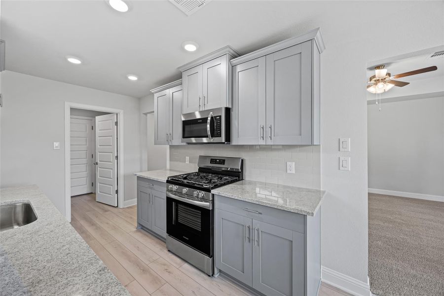 Image 19 of a home in Grand Oaks Reserve. Image 19 of a home in Grand Oaks Reserve.