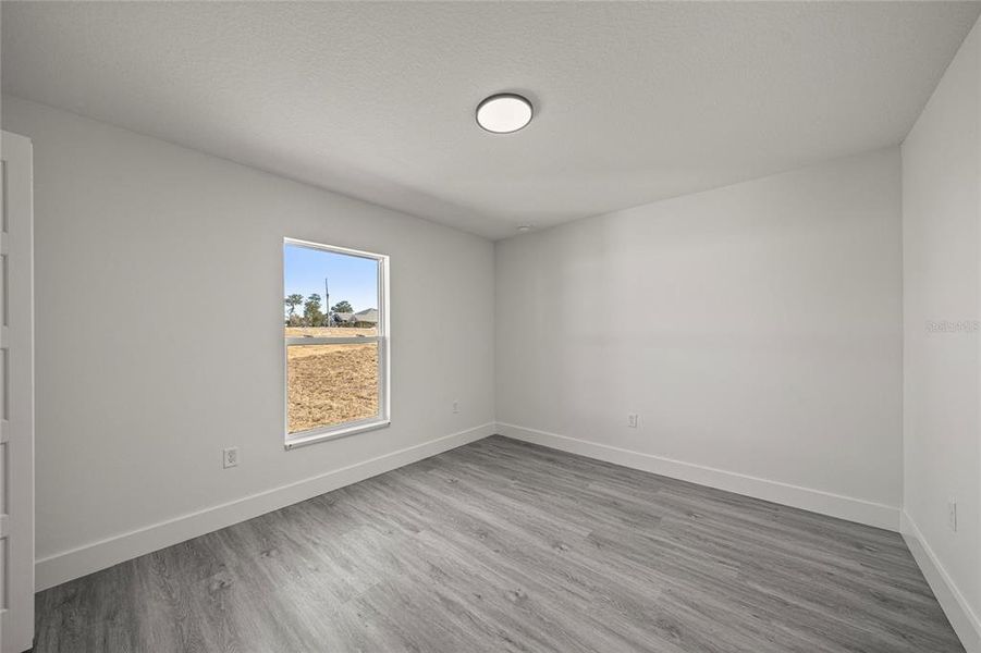 Spacious, unfurnished interior of a new home in , Ocala (Image 30).