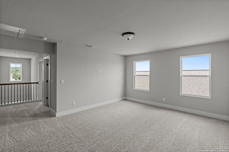 Spacious, unfurnished interior of a new home in Skybrooke, San Antonio (Image 26). Spacious, unfurnished interior of a new home in Skybrooke, San Antonio (Image 26).