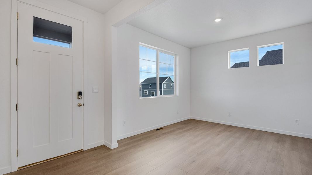 Spacious, unfurnished interior of a new home in Vista Meadows, Fort Lupton (Image 10). Spacious, unfurnished interior of a new home in Vista Meadows, Fort Lupton (Image 10).