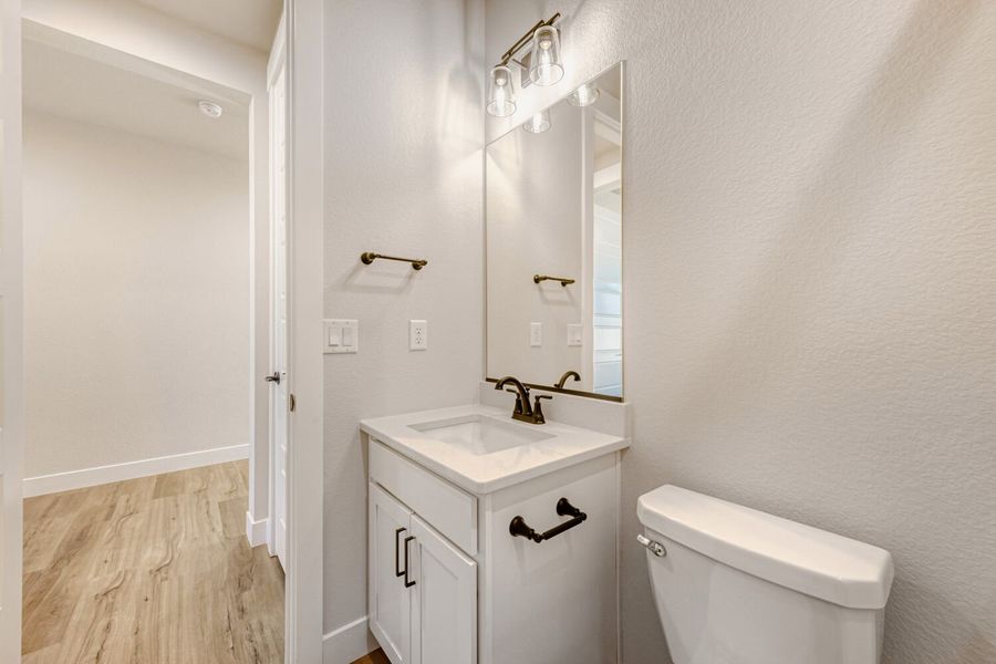 8541 Palo Alto - Powder Bathroom