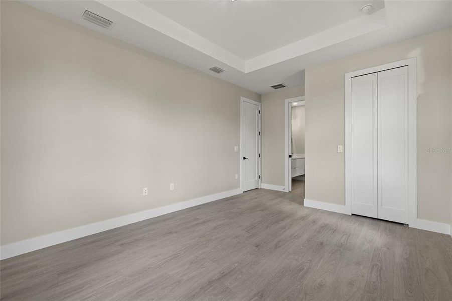 Spacious, unfurnished interior of a new home in , Lehigh Acres (Image 17).
