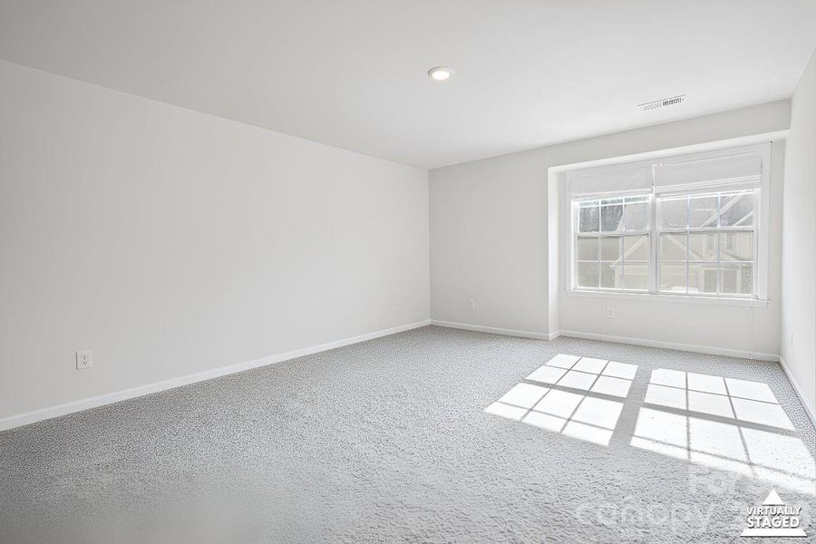 Spacious, unfurnished interior of a new home in Falls Cove, Troutman (Image 14).