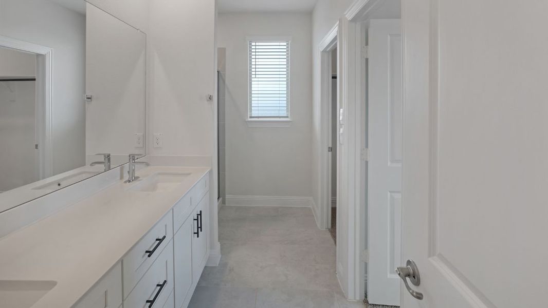 Image 35 representing the Appaloosa by D.R. Horton in The Avenue, Allen, TX.