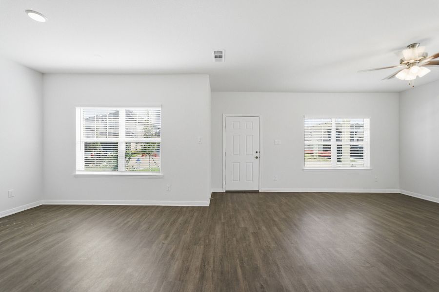 Spacious, unfurnished interior of a new home in La Terra, Celina (Image 23).