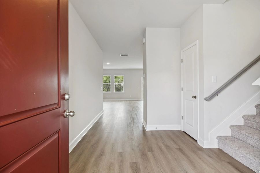 Spacious, unfurnished interior of a new home in Cades Bluff, Lebanon (Image 14).