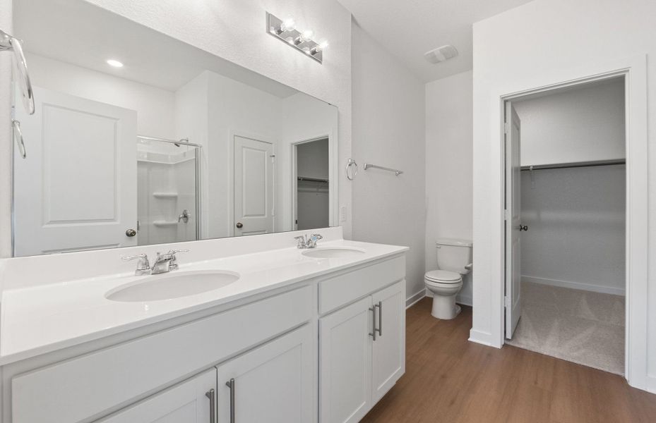 Furnished interior view inside a new home in Skyview, Belton (Image 7).