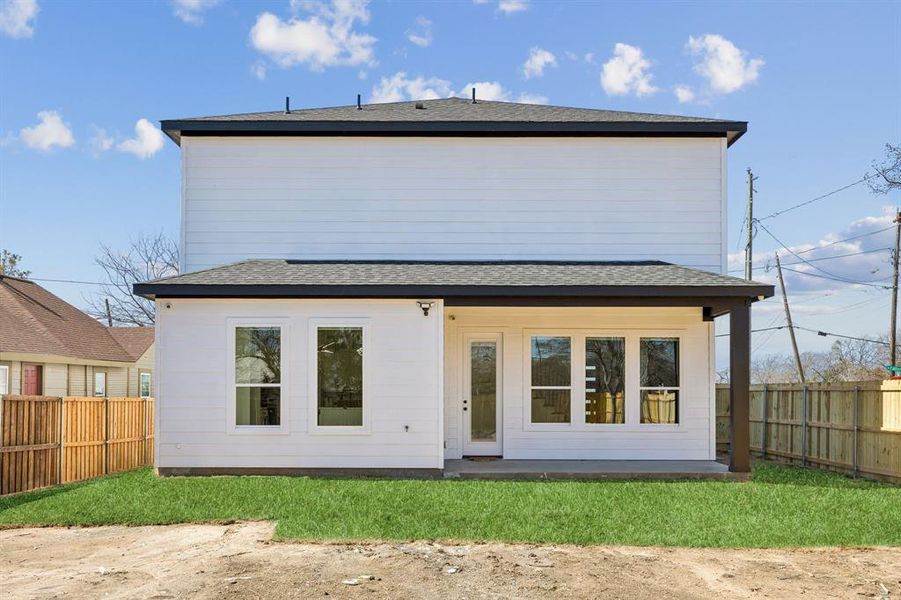 Exterior details and patio area of a home in , Dallas (Image 21).