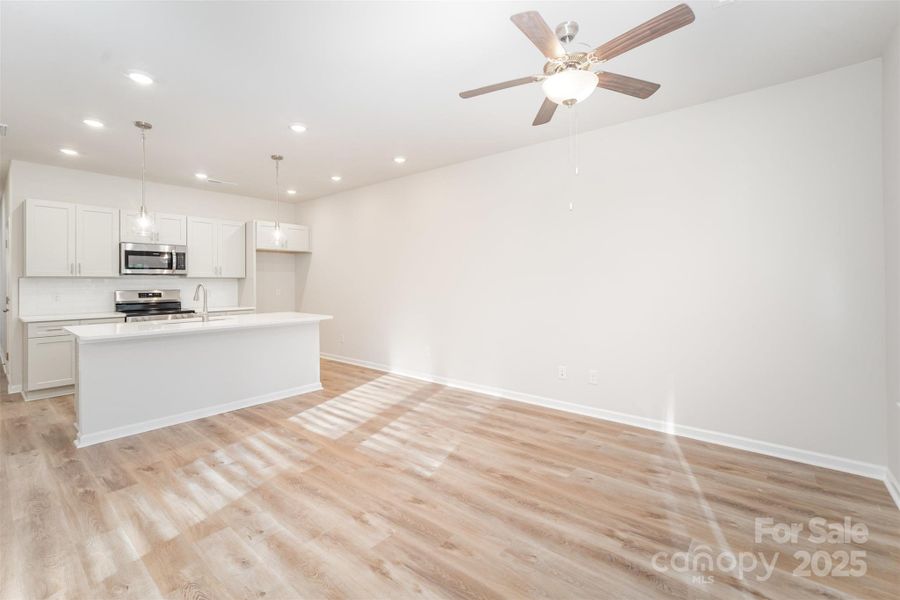 Photos of 2713 New Pineola Rd