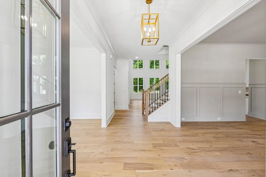 Spacious, unfurnished interior of a new home in White Post on Lake Lanier, Gainesville (Image 38).