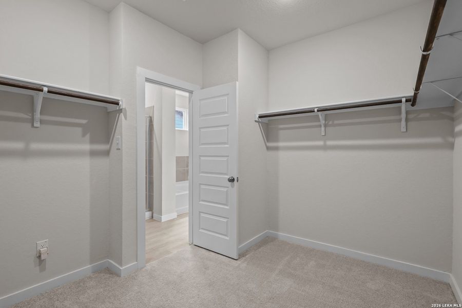 Spacious, unfurnished interior of a new home in Cinco Lakes, San Antonio (Image 20). Spacious, unfurnished interior of a new home in Cinco Lakes, San Antonio (Image 20).