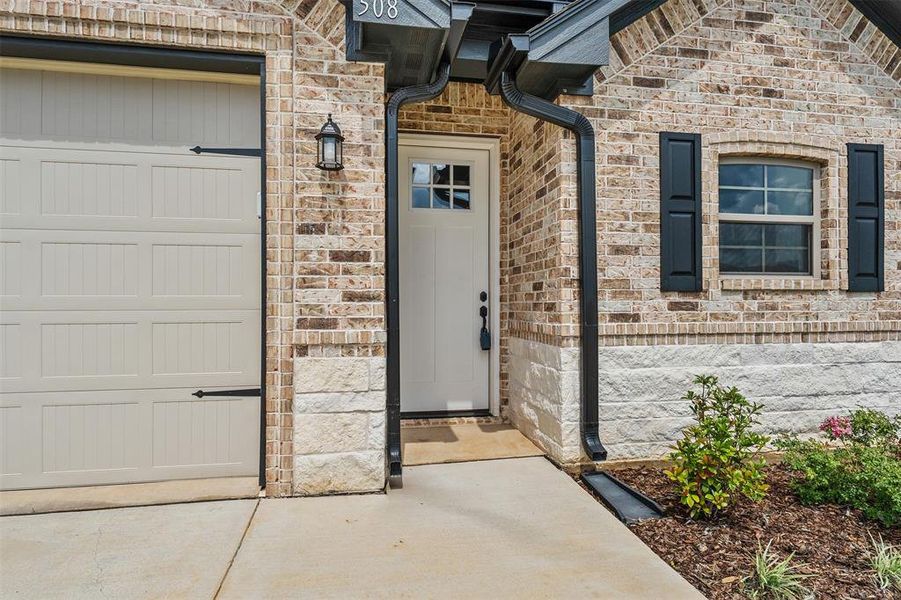 Exterior details and patio area of a home in , Lindale (Image 3).