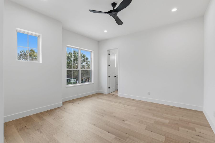 Spacious, unfurnished interior of a new home in , Houston (Image 23).