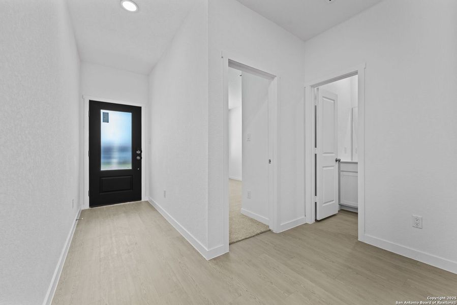 Spacious, unfurnished interior of a new home in Parkside: Coastline Collection, New Braunfels (Image 17).